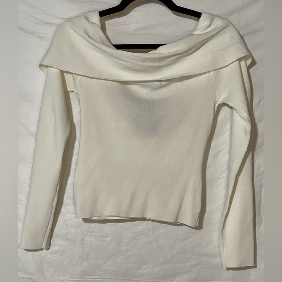 DO+BE Cream Off-Shoulder Twist Front Top - Picture 6 of 11